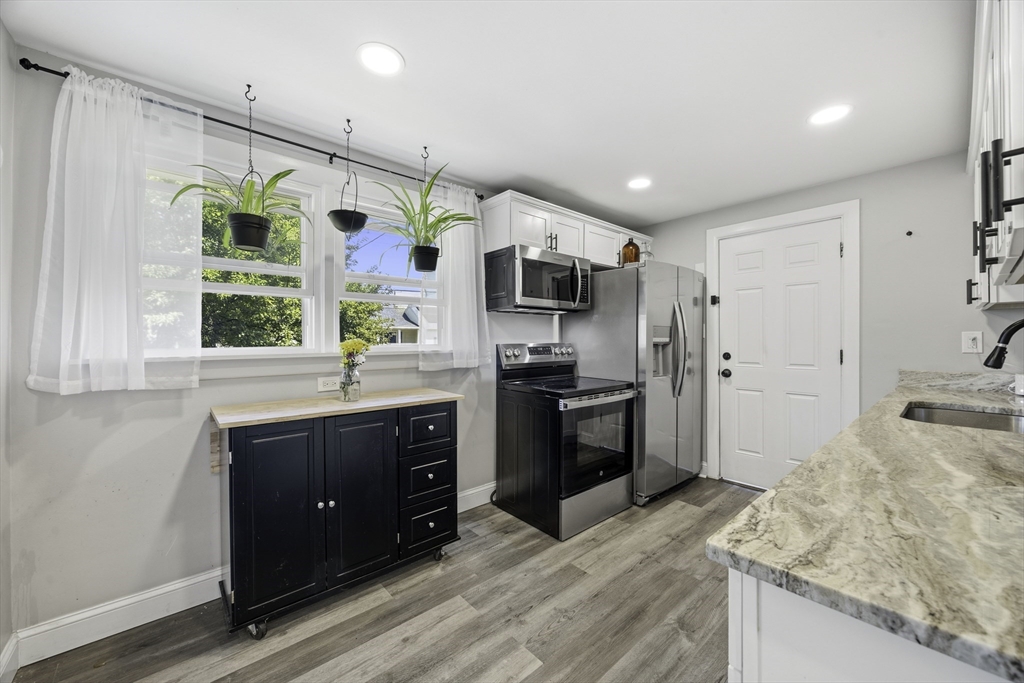 140 Everett St, Easthampton, MA, 140 Everett St, Easthampton, MA Photo #2