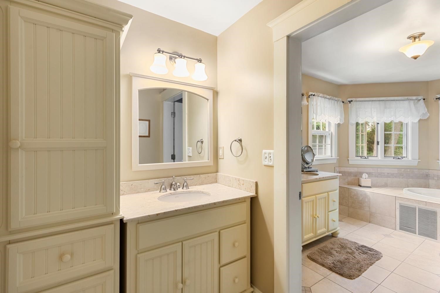 216 Bellevue Rd, Watertown, MA Photo #22