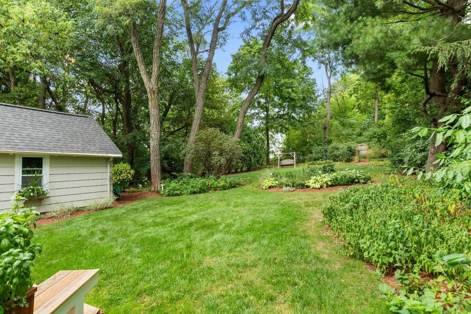 216 Bellevue Rd, Watertown, MA Photo #33