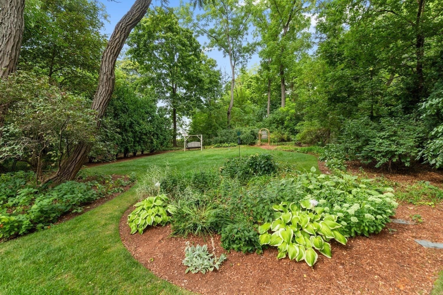 216 Bellevue Rd, Watertown, MA Photo #35