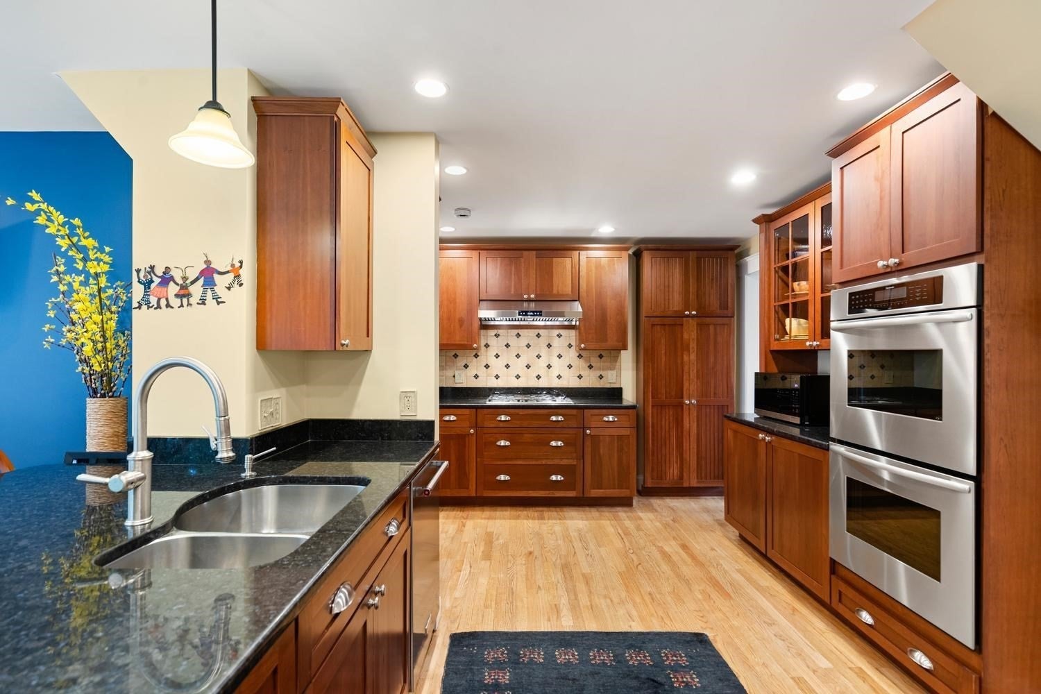 216 Bellevue Rd, Watertown, MA Photo #13