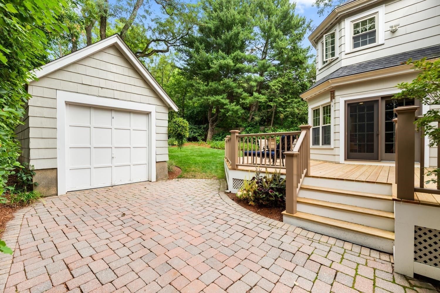 216 Bellevue Rd, Watertown, MA Photo #32