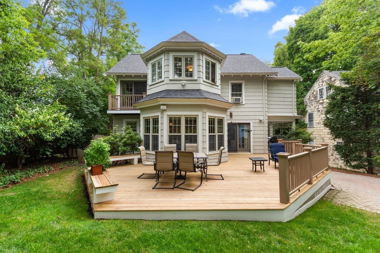 216 Bellevue Rd, Watertown, MA Photo #29