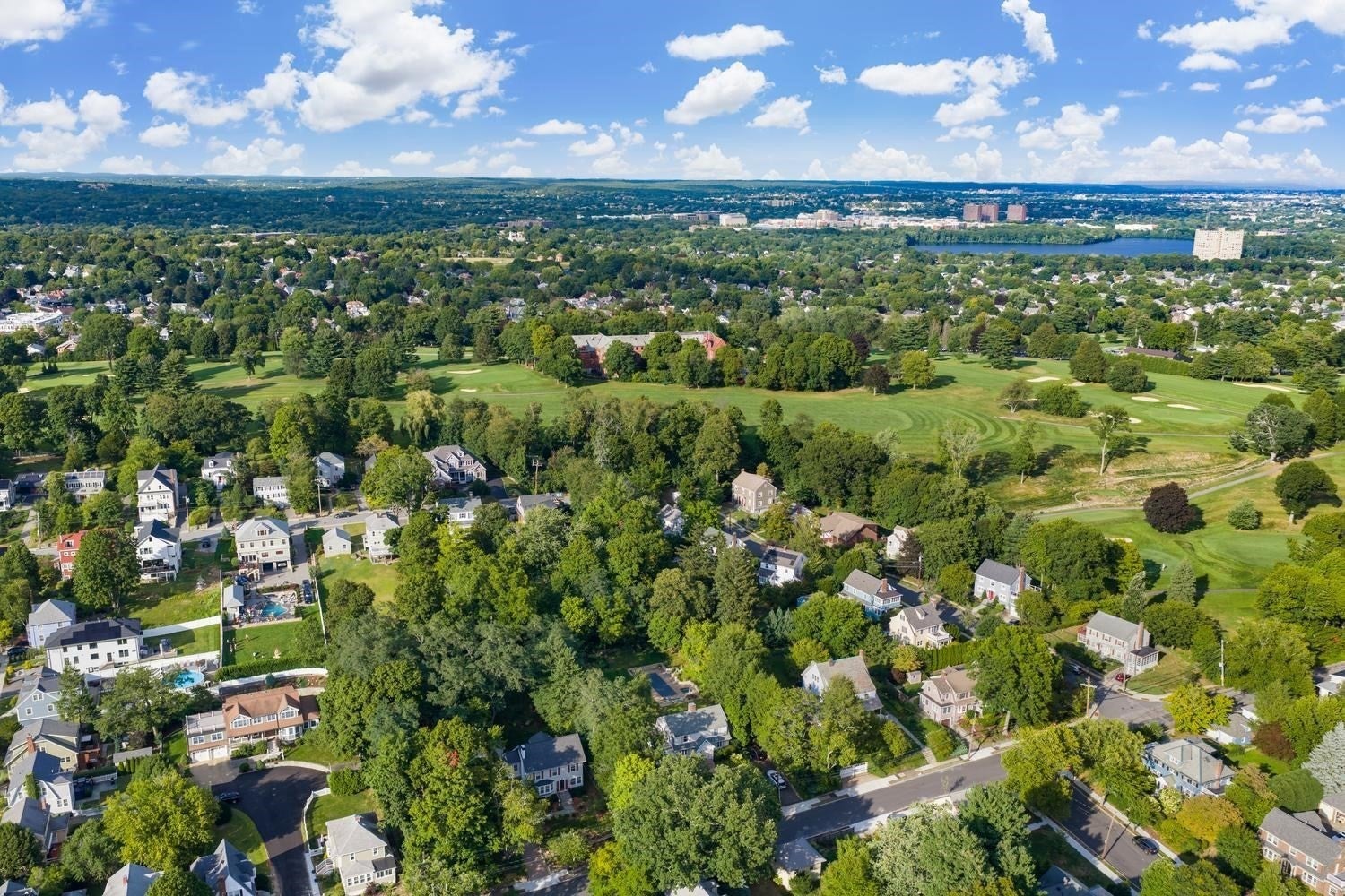 216 Bellevue Rd, Watertown, MA Photo #37
