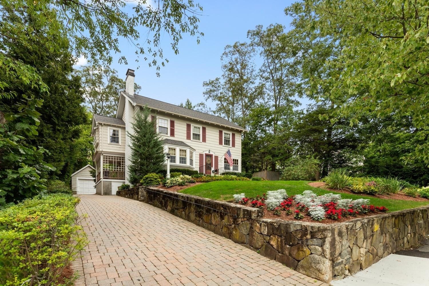 216 Bellevue Rd, Watertown, MA Photo #4