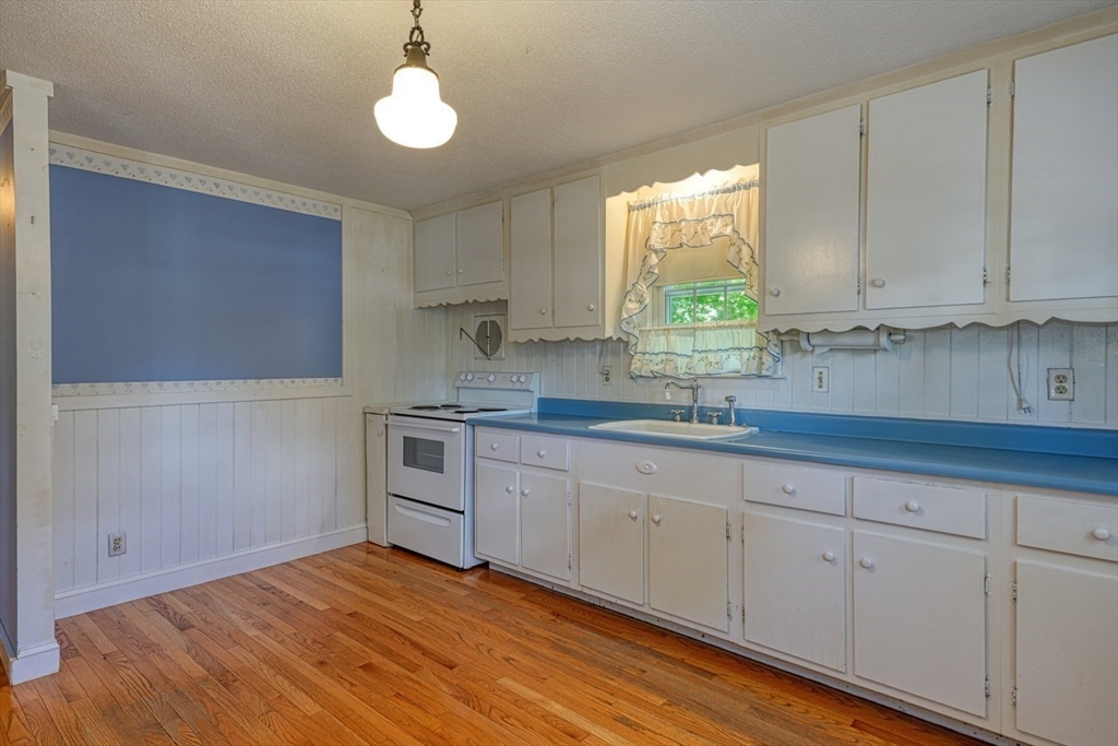 22 Willis Lake Dr