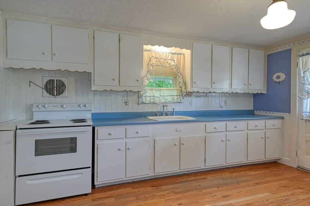 22 Willis Lake Dr