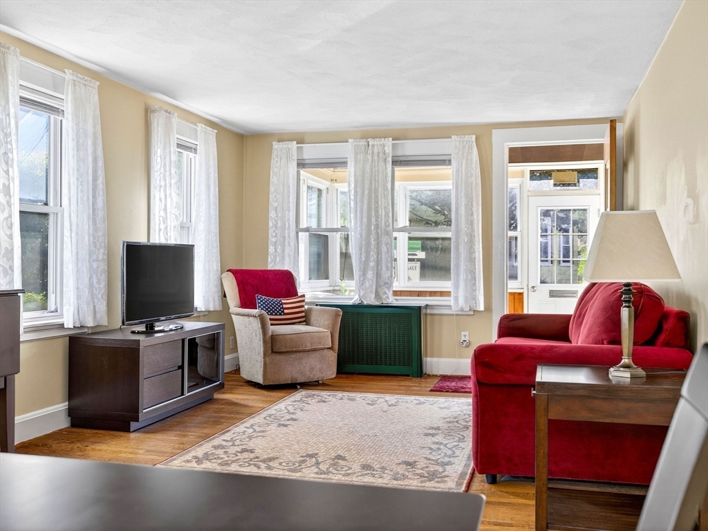 9 Farragut Ave 9