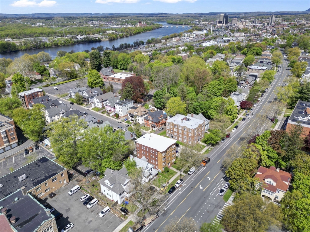 242 Fort Pleasant Ave, Springfield, MA Photo #37