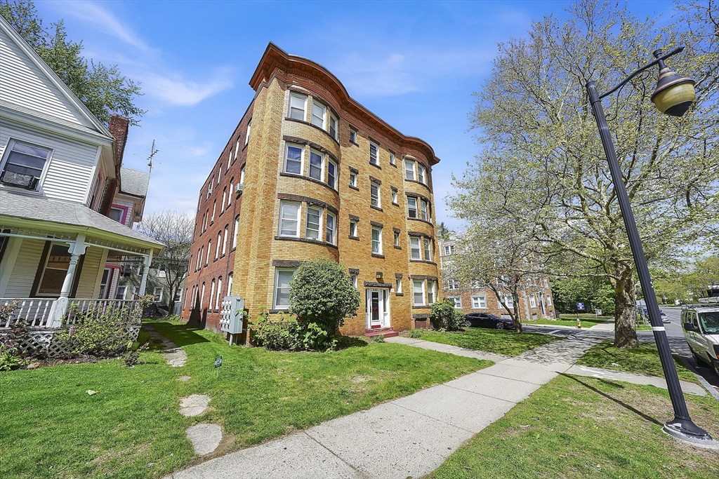 242 Fort Pleasant Ave