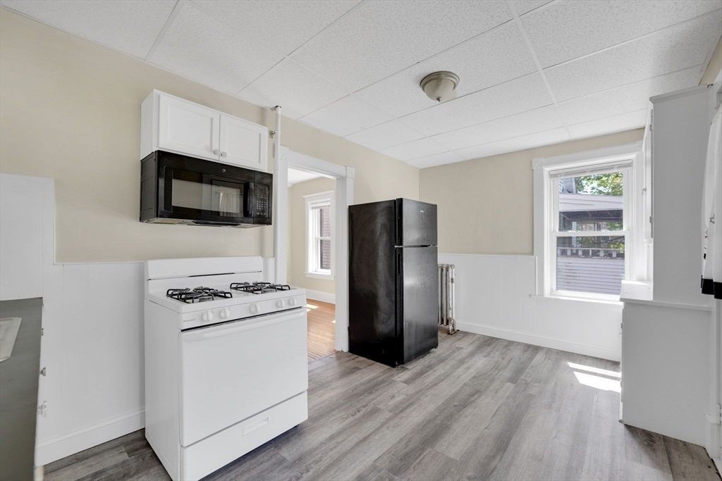 242 Fort Pleasant Ave, Springfield, MA Photo #7