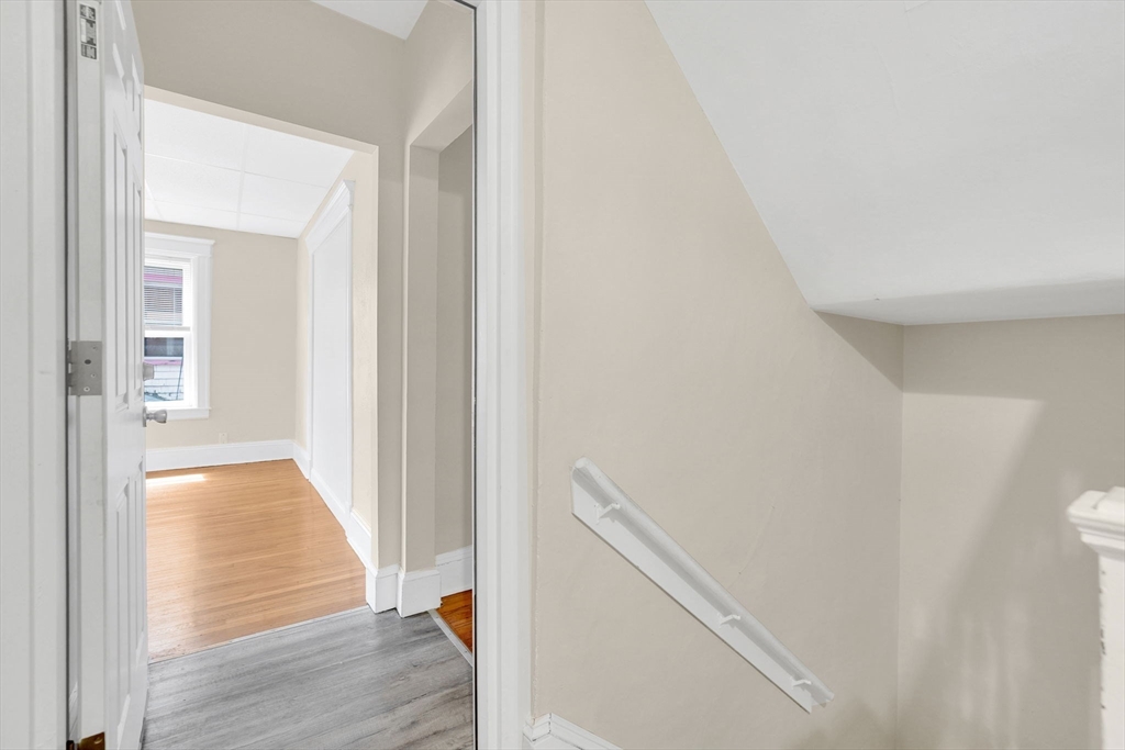 242 Fort Pleasant Ave, Springfield, MA Photo #31