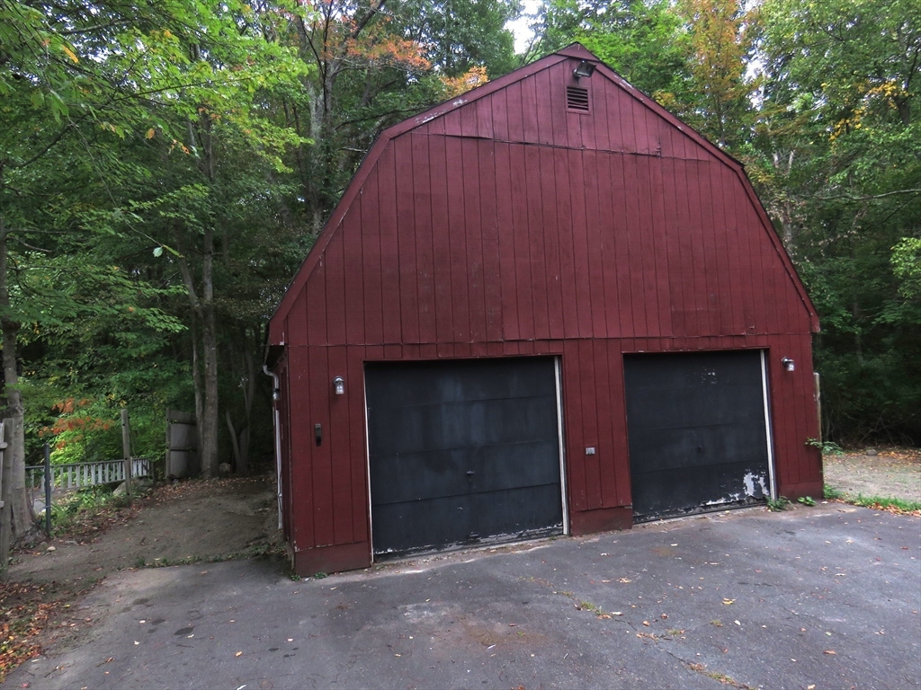 56 Ekstrom Circle