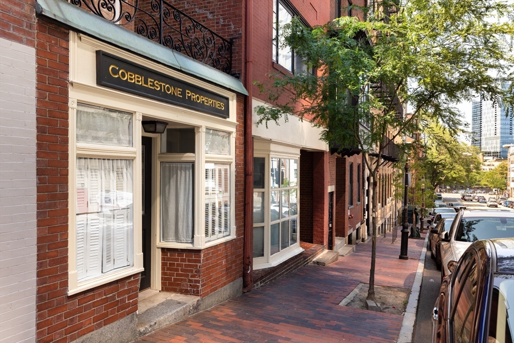 2 Derne Street