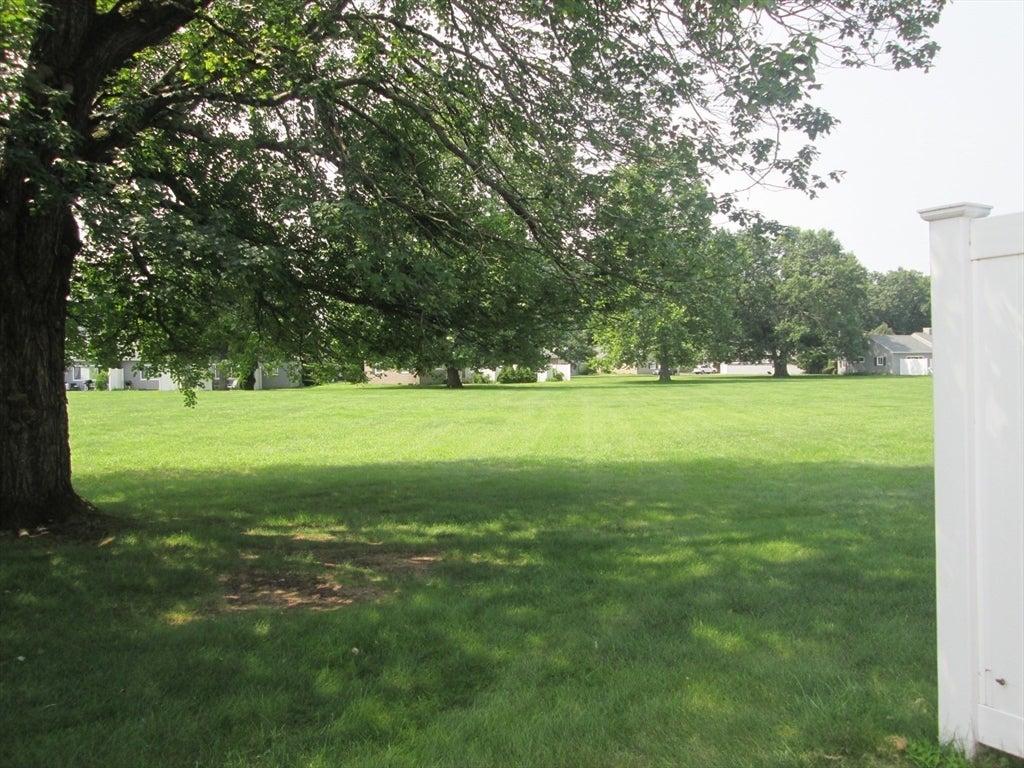 188 Horseshoe Dr #188, Chicopee, MA Photo #22