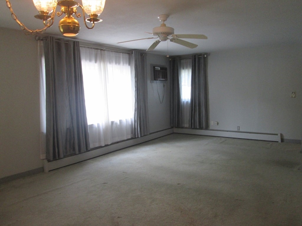 188 Horseshoe Dr #188, Chicopee, MA Photo #7