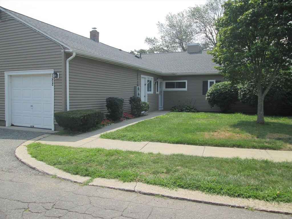 188 Horseshoe Dr #188, Chicopee, MA Photo #2
