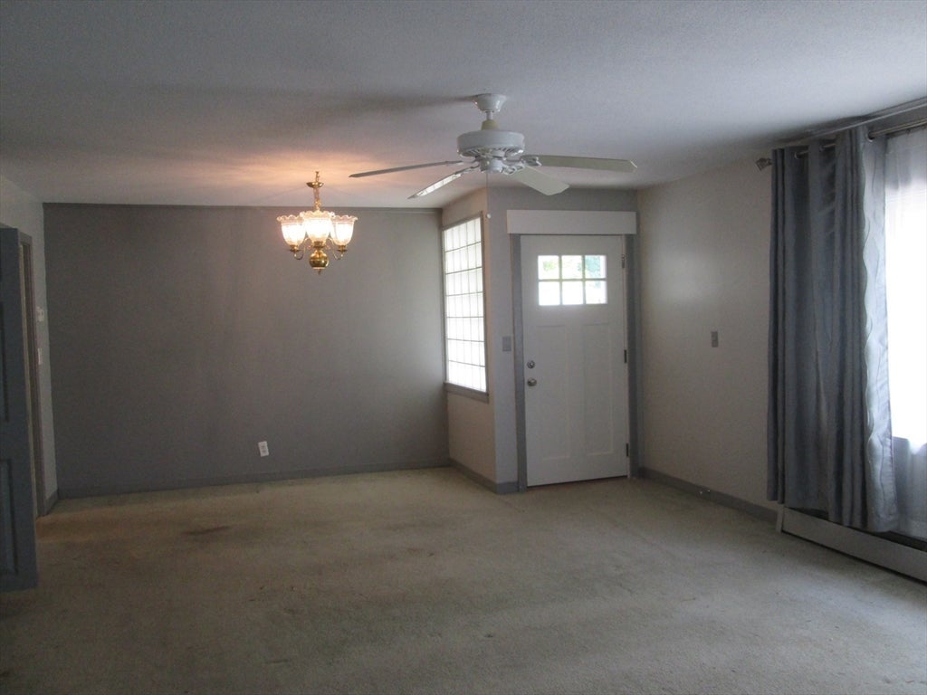 188 Horseshoe Dr #188, Chicopee, MA Photo #8