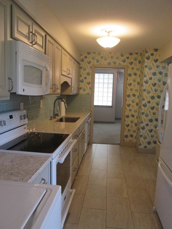 188 Horseshoe Dr #188, Chicopee, MA Photo #6