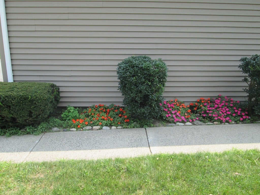 188 Horseshoe Dr #188, Chicopee, MA Photo #27