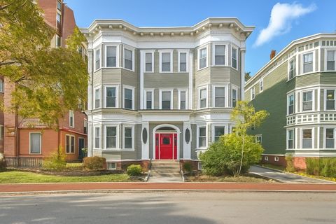 15 Trowbridge St 12A Cambridge MA 02138