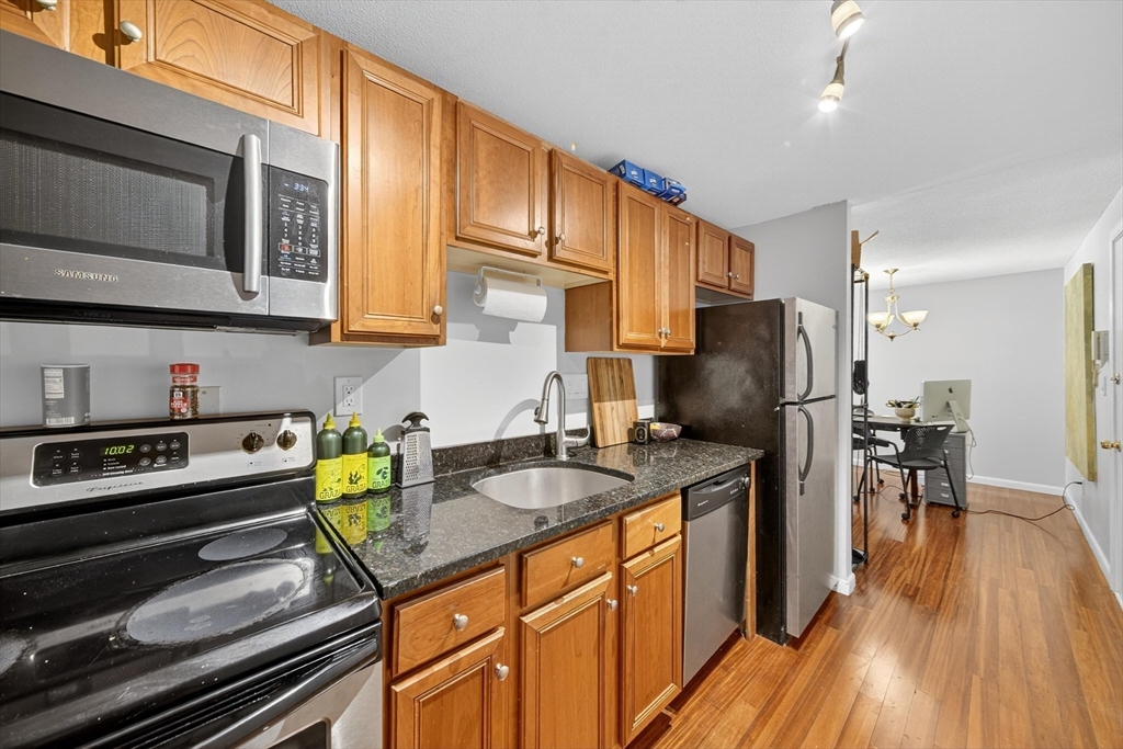 200 Manning Street 6B