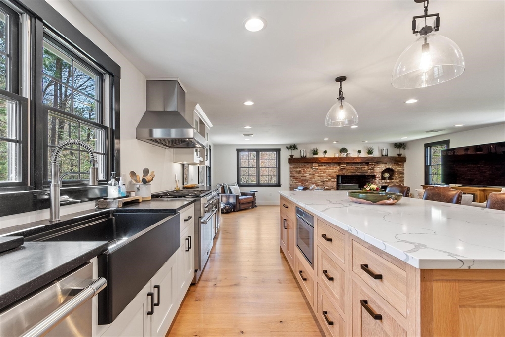 16 Thurlow Street, Georgetown, MA Photo #9