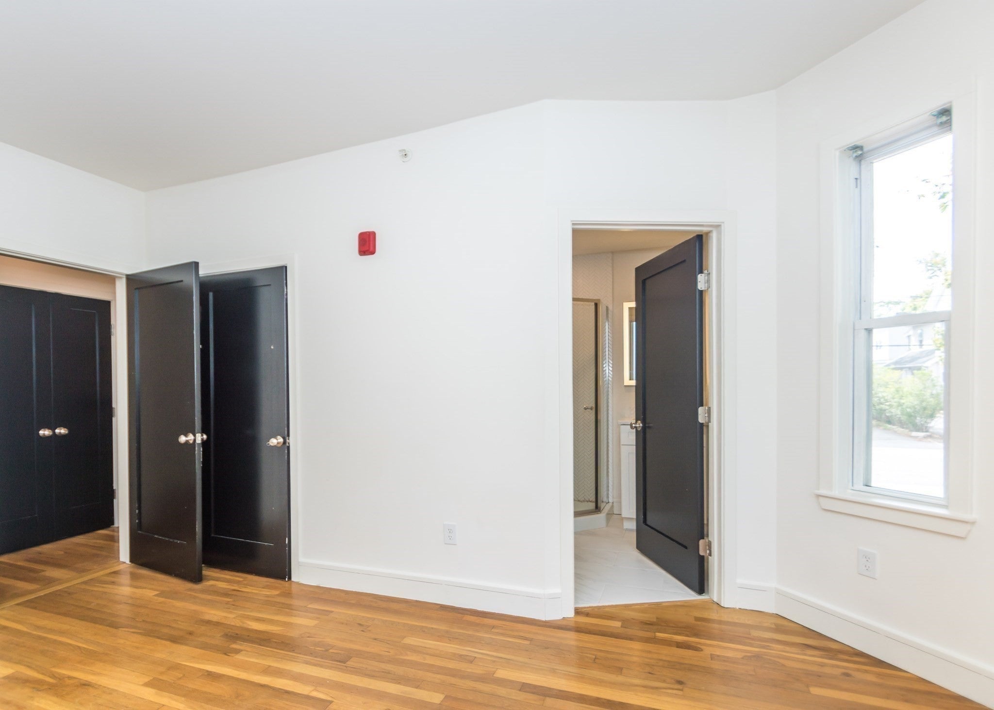 92 Brown Street #1, Waltham, MA Photo #8
