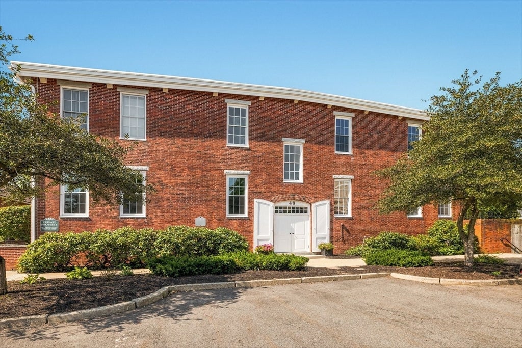 Photo of 48 Kent Street, Newburyport, MA
