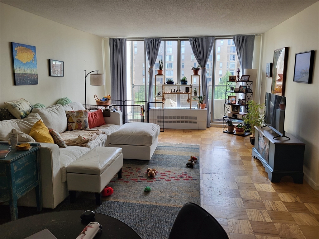 99 Pond Ave. 812