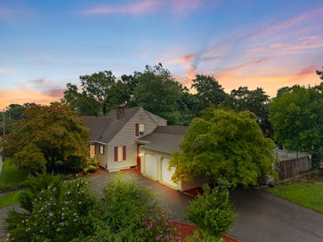 59 Mulberry St Attleboro MA 02703