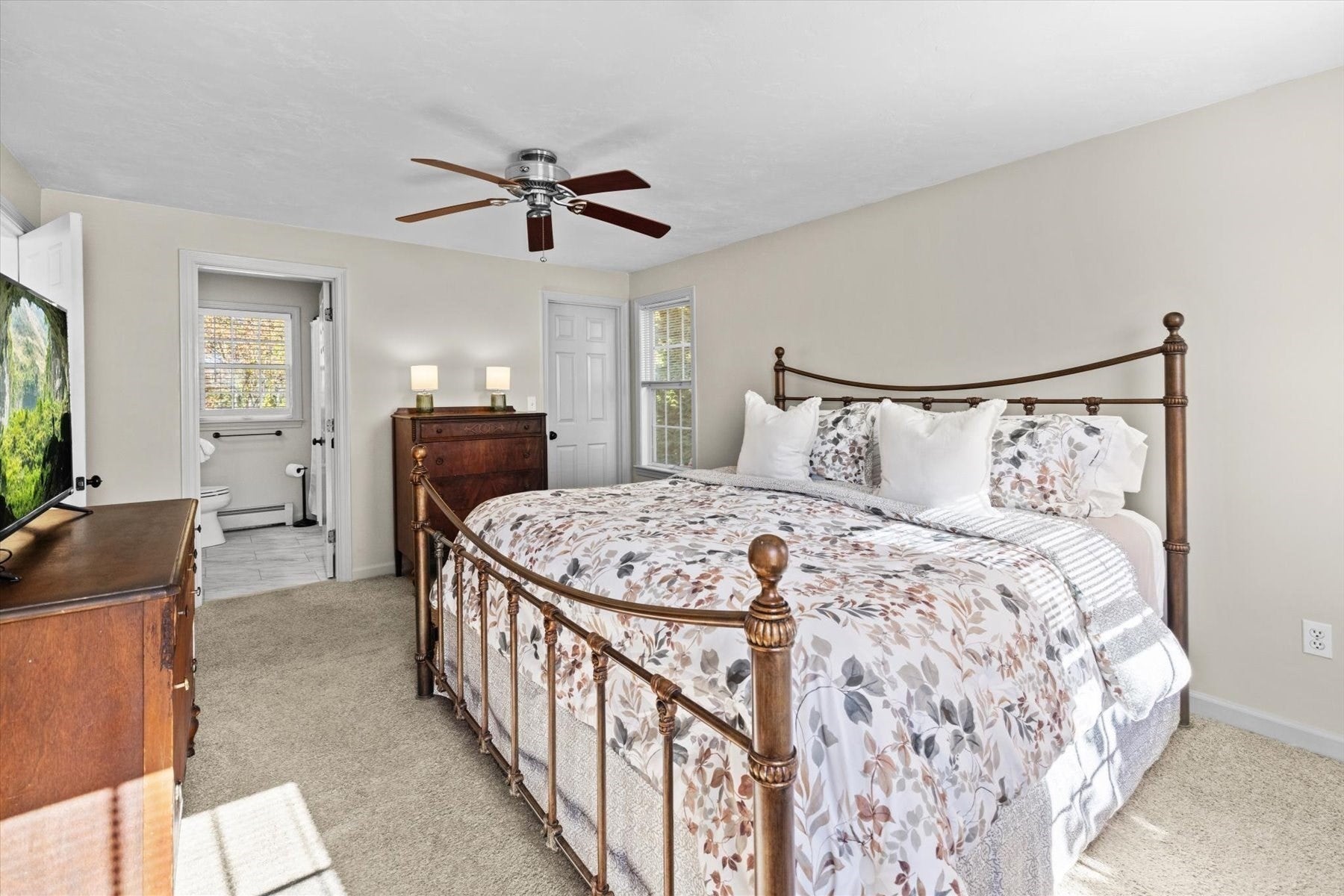 43 Tipperary Dr, Northbridge, MA Photo #23