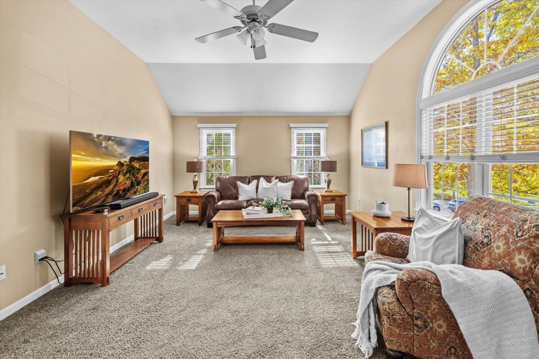 43 Tipperary Dr, Northbridge, MA Photo #9