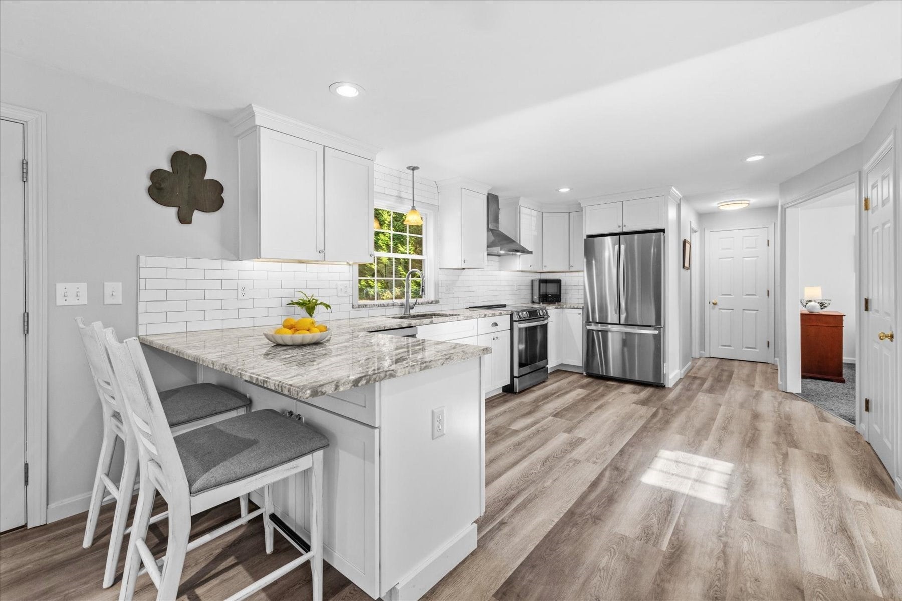 43 Tipperary Dr, Northbridge, MA Photo #6