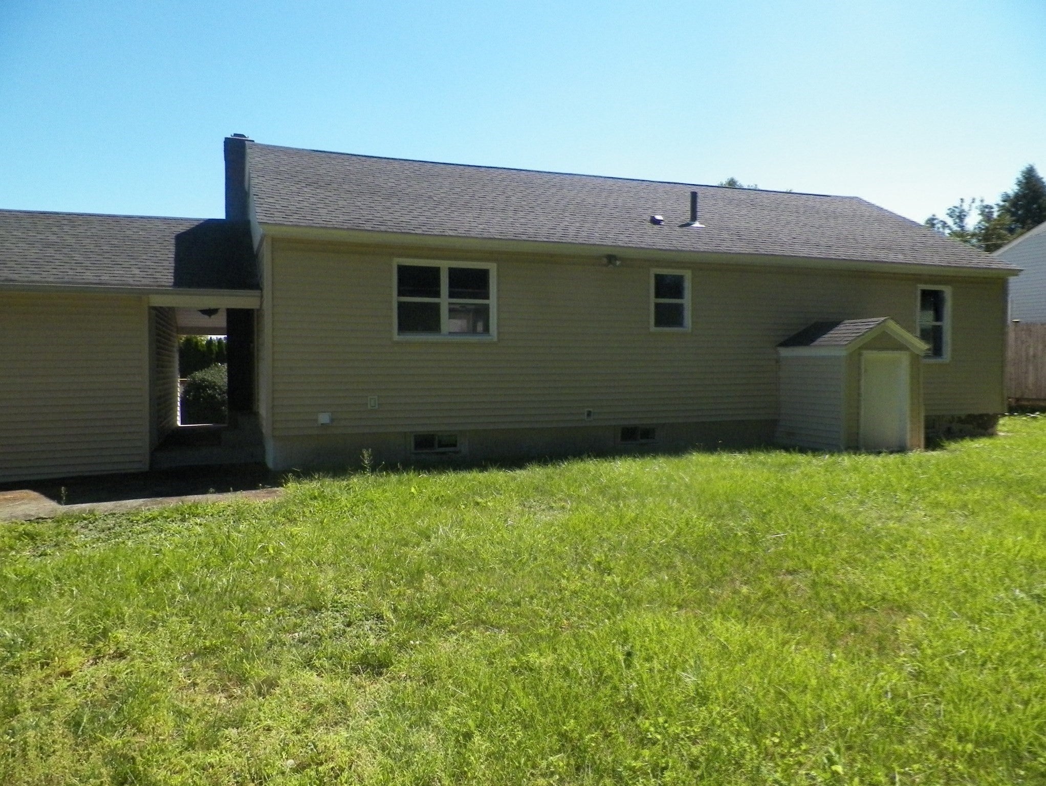 214 Grove Ave, Leominster, MA Photo #30
