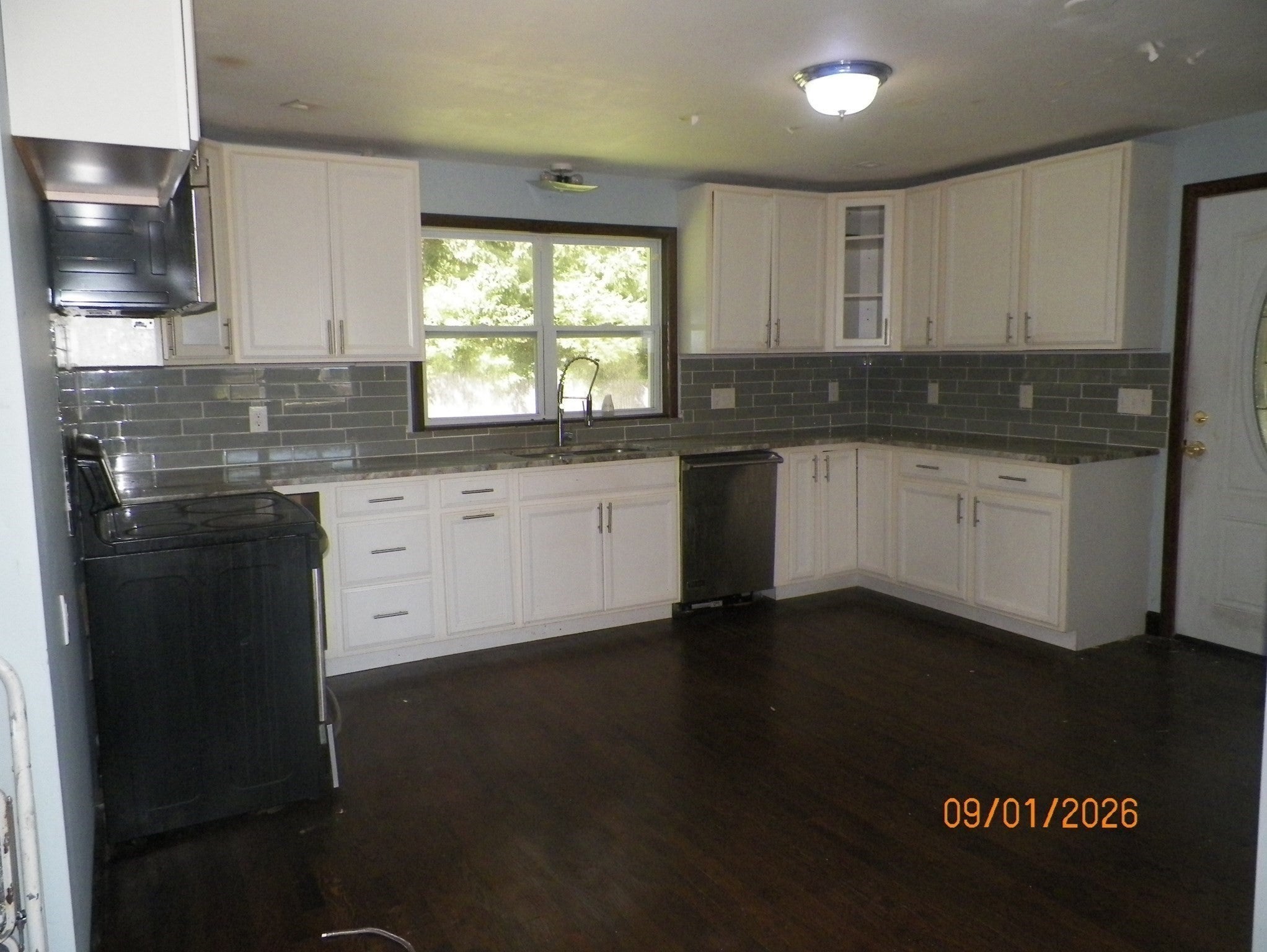 214 Grove Ave, Leominster, MA Photo #4