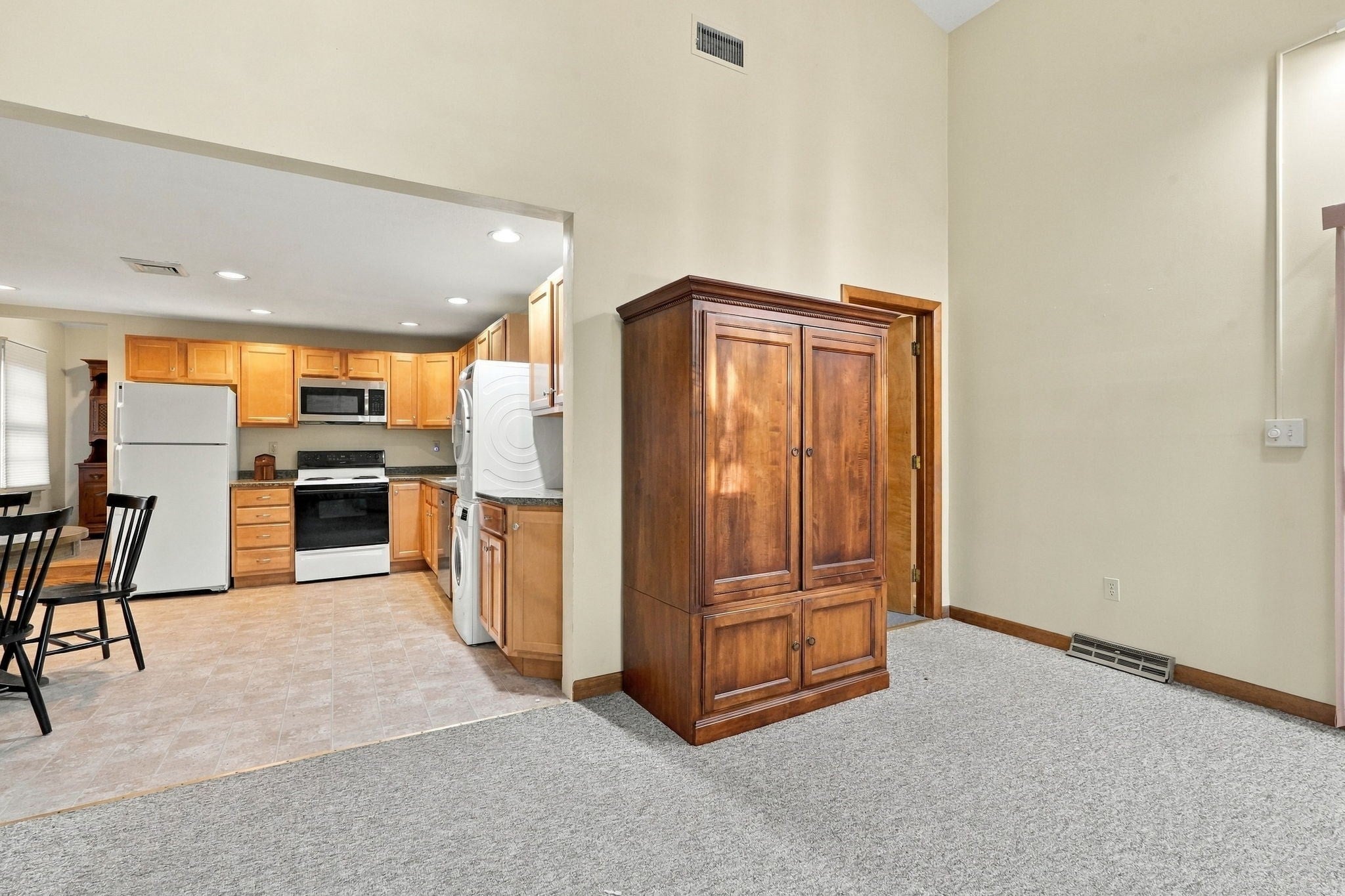 80 Fernwood Dr, East Longmeadow, MA, 80 Fernwood Dr, East Longmeadow, MA Photo #24