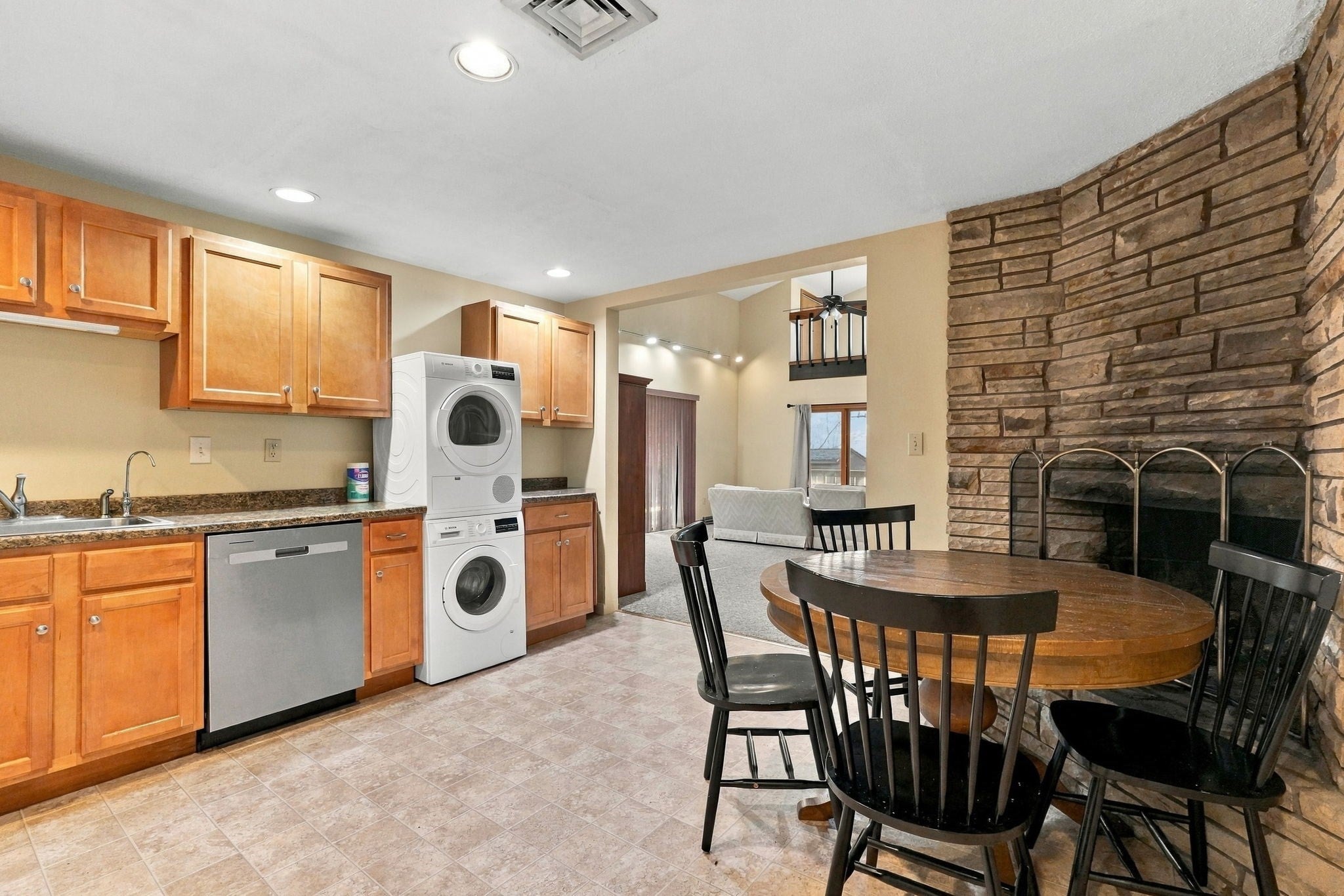 80 Fernwood Dr, East Longmeadow, MA, 80 Fernwood Dr, East Longmeadow, MA Photo #21