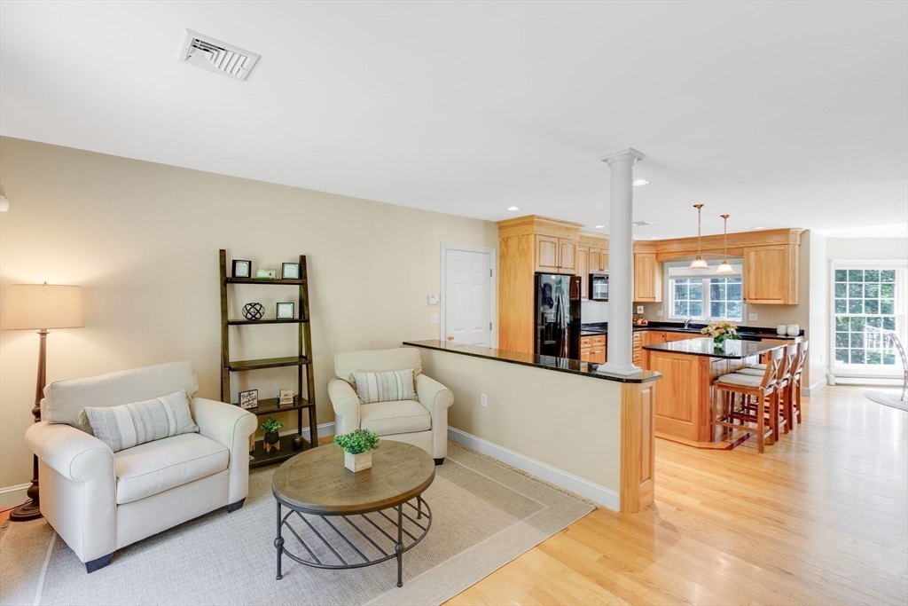 2 Hickory Ln