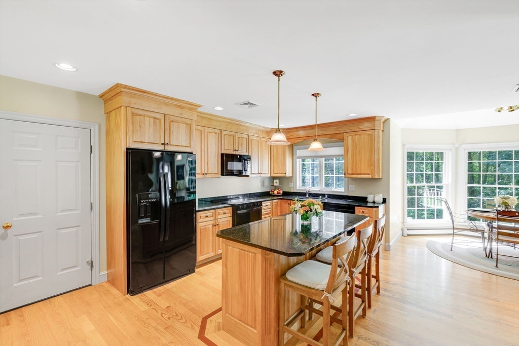 2 Hickory Ln