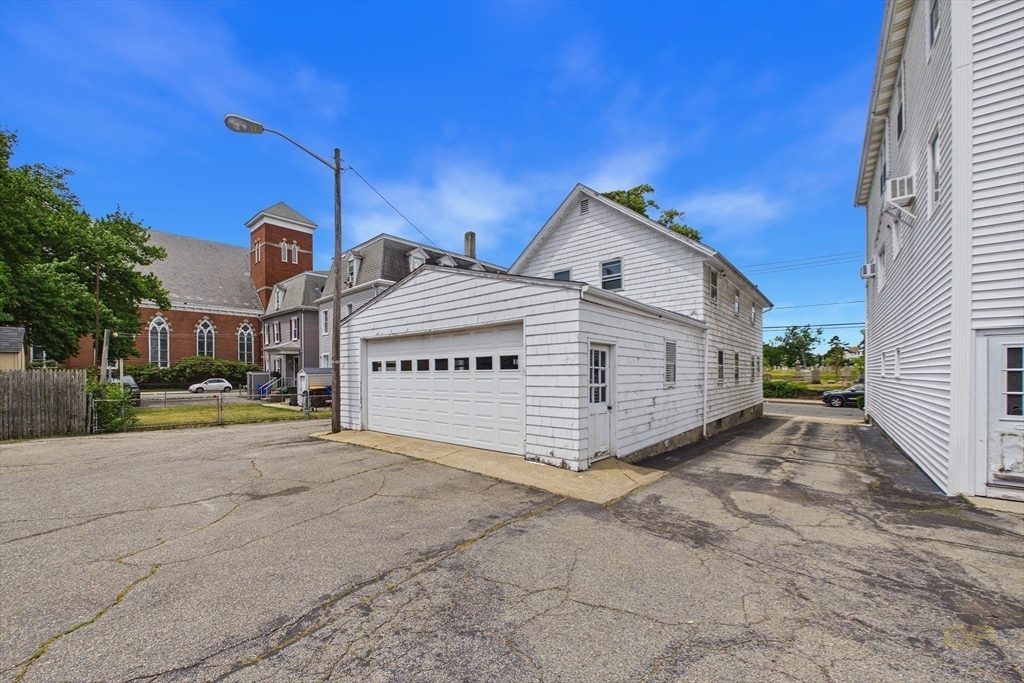 1395-1405 N Main St