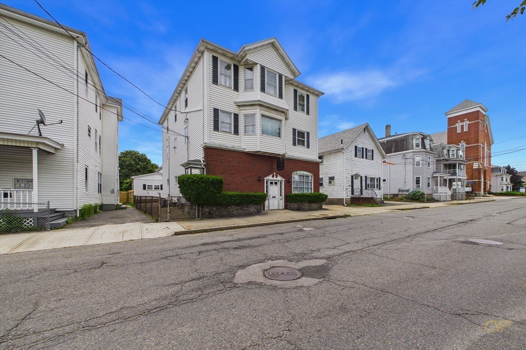 1395-1405 N Main St