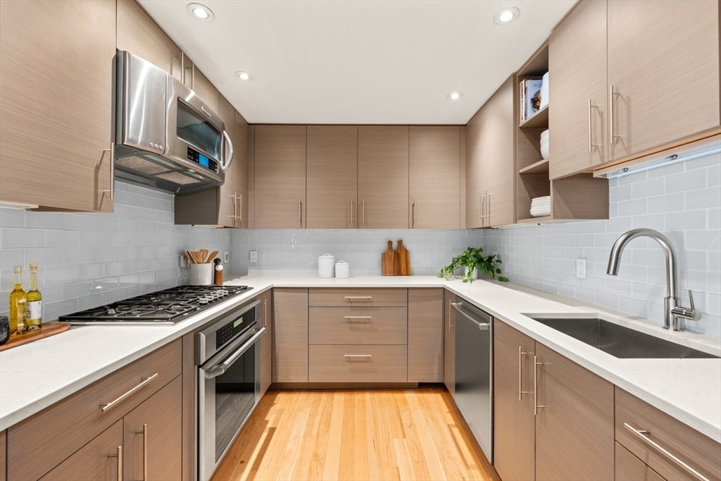 40 Commercial Wharf 40