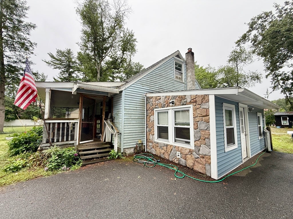 Photo of 28 Skipper Lane, Westfield, MA