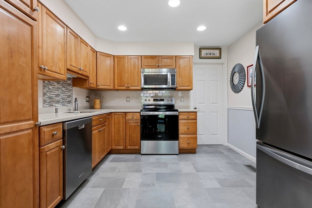 36 Hawthorne Circle #36, Peabody, MA, 36 Hawthorne Circle #36, Peabody, MA Photo #11