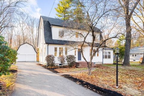 Photo of 204 Lincoln St, Franklin, MA 02038 (MLS # 73457927)