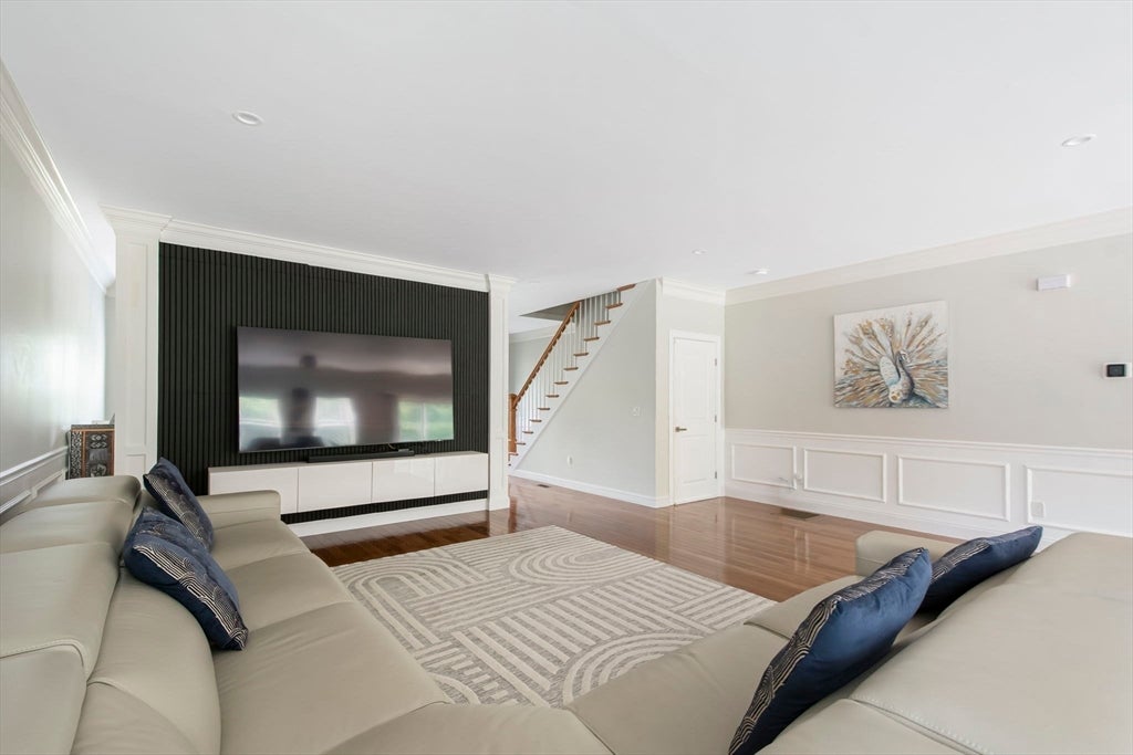 257 Prospect St, Auburn, MA Photo #8