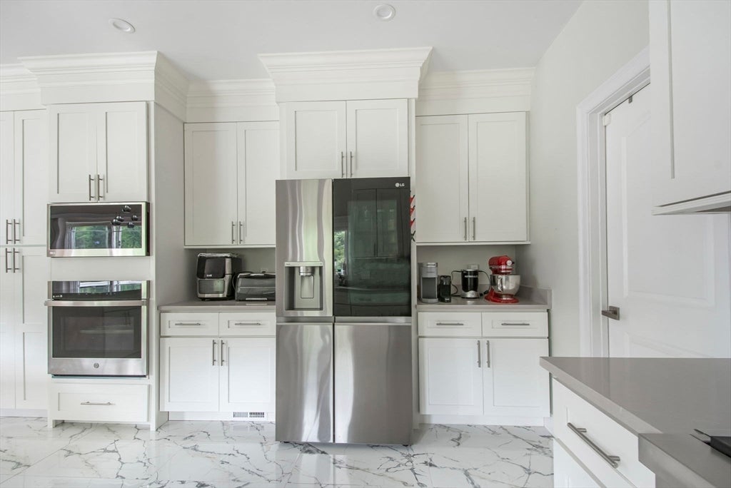 257 Prospect St, Auburn, MA Photo #18
