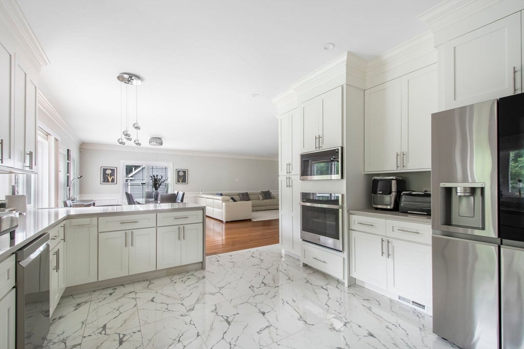 257 Prospect St, Auburn, MA Photo #17