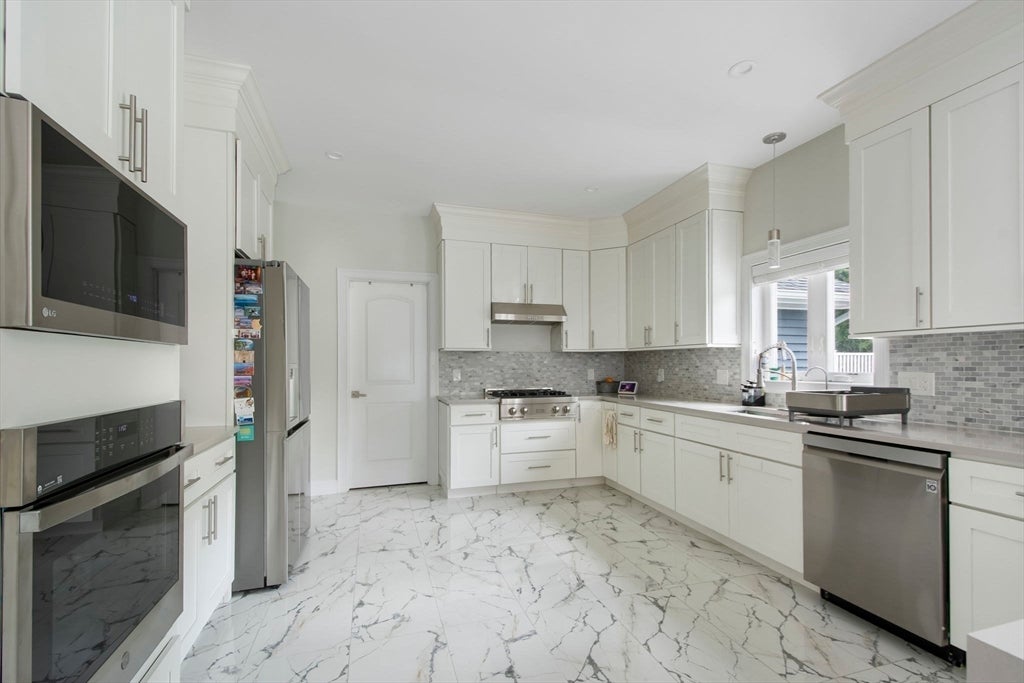 257 Prospect St, Auburn, MA Photo #15